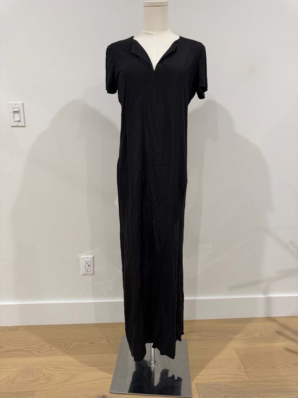 Halston Heritage Black Short Sleeve V-Neck Maxi Dress